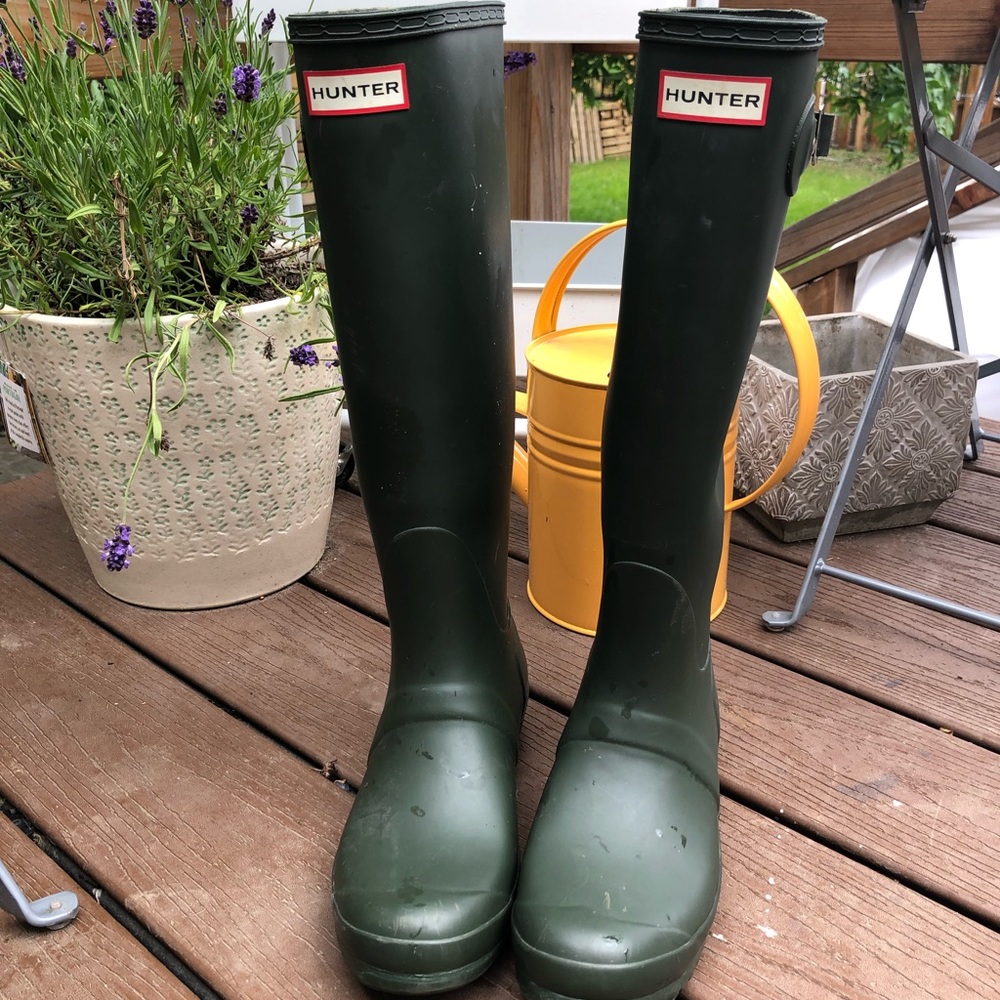 Tall Hunter Boots. Green. Size 8